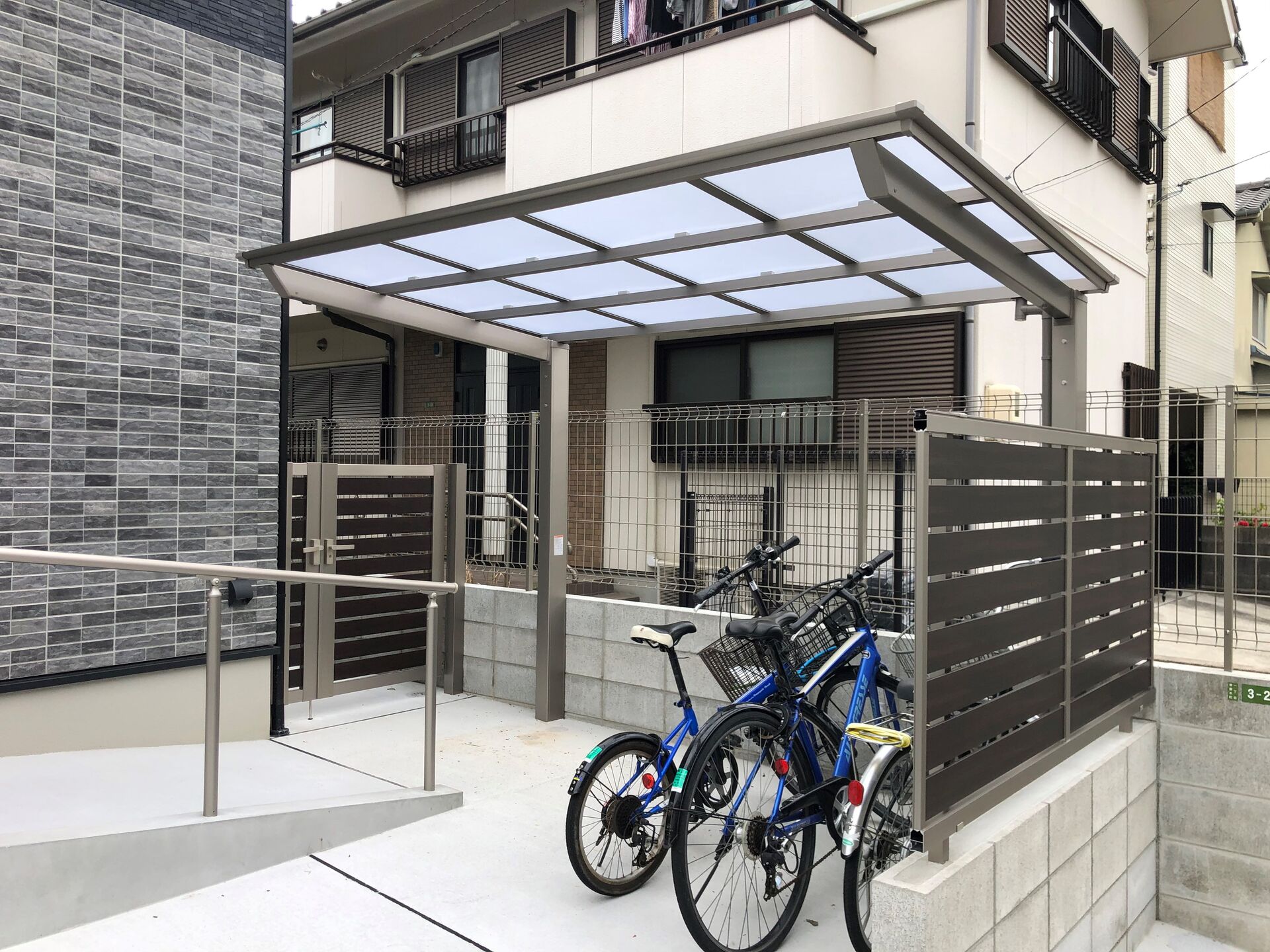 Z様邸　外構工事サイクルポート